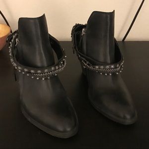 Dolce Vita Hollice Leather Bootie